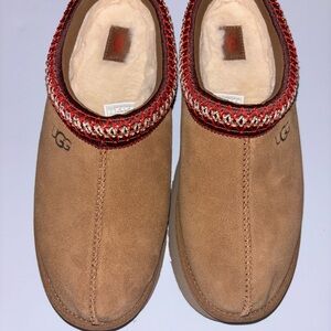 New Ugg slippers size 10